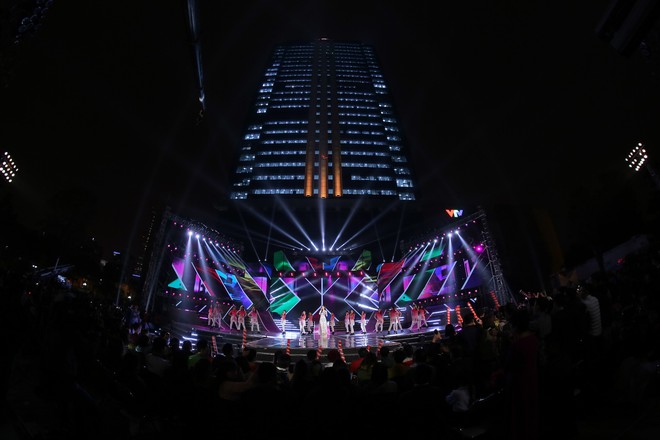 MC Đức Bảo sẽ dẫn dắt chương trình Việt Nam 2017 - Vũ khúc ánh sáng - Ảnh 13.