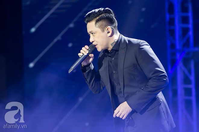 Diện đồ quá bốc lửa, Hà Hồ khiến khán giả toát mồ hôi với loạt vũ điệu táo bạo trên sân khấu - Ảnh 12.
