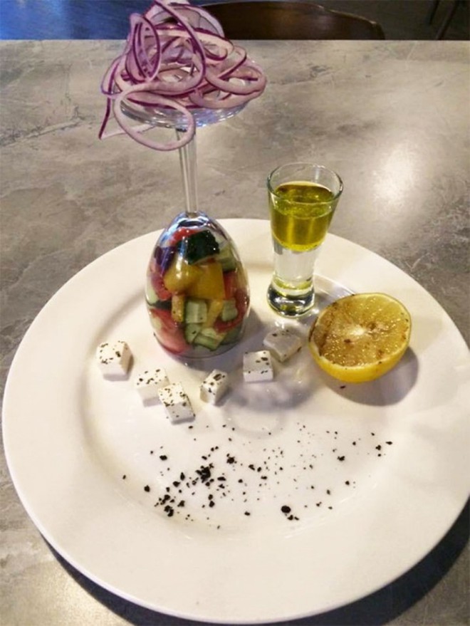 Những đĩa thức ăn độc nhất vô nhị của các nhà hàng khiến thực khách chỉ biết câm nín - Ảnh 5.