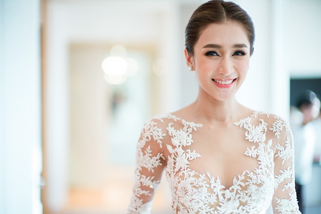 Đám cưới triệu đô sang chảnh hết nấc của mỹ nhân đẹp nhất nhì Thái Lan với nhẫn kim cương 5 carat, 6 bộ váy - Ảnh 6.