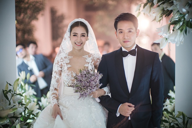 Đám cưới triệu đô sang chảnh hết nấc của mỹ nhân đẹp nhất nhì Thái Lan với nhẫn kim cương 5 carat, 6 bộ váy - Ảnh 9.