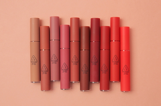 Clip nóng bỏng tay: Swatch cận cảnh loạt màu son 3CE Velvet Lip Tint đang gây sốt - Ảnh 1. Clip nóng bỏng tay: Swatch cận cảnh loạt màu son 3CE Velvet Lip Tint đang gây sốt - Ảnh 1.