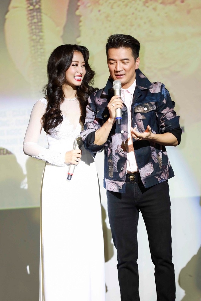 Sau khi đi bão mừng U23 Việt Nam, Đàm Vĩnh Hưng tình tứ song ca với học trò - Ảnh 7.