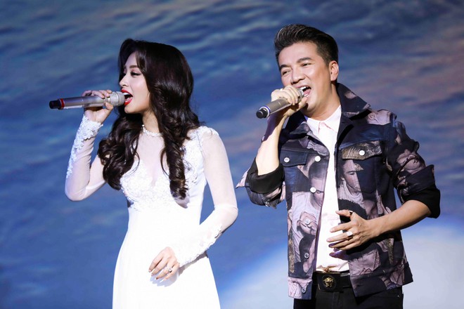 Sau khi đi bão mừng U23 Việt Nam, Đàm Vĩnh Hưng tình tứ song ca với học trò - Ảnh 5.