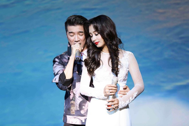 Sau khi đi bão mừng U23 Việt Nam, Đàm Vĩnh Hưng tình tứ song ca với học trò - Ảnh 4.