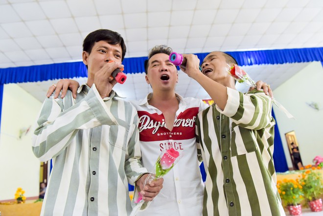 Không ai như Đàm Vĩnh Hưng: Dành ngày Valentine để hát cho các phạm nhân  - Ảnh 3.