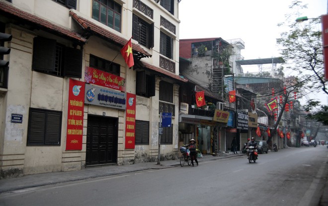 Sáng 29 Tết, nhiều tuyến phố Hà Nội đã vắng bóng người qua lại - Ảnh 6.
