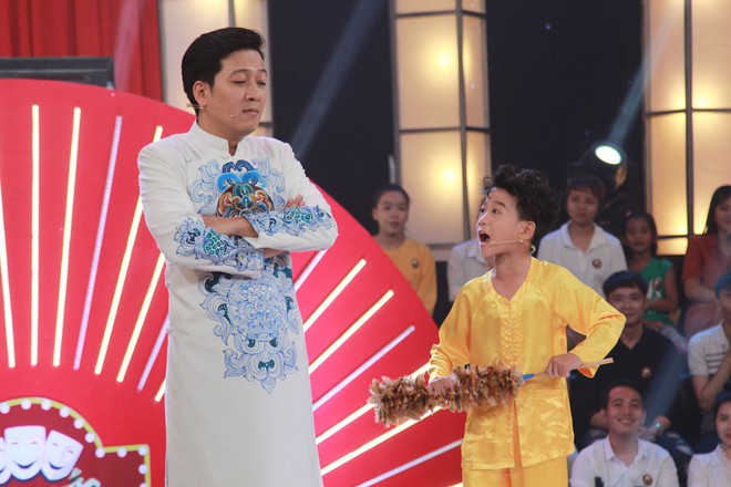 Cô bán chè Kim Dung trở lại, Trấn Thành - Trường Giang lại cười  không thể kìm nén - Ảnh 12.