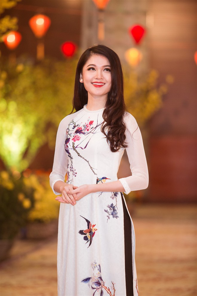 Á hậu Thùy Dung, Diễm Trang, Diệu Thùy đọ sắc, đọ giọng trên sân khấu - Ảnh 2.