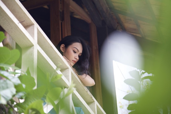 Thoát vai cô gái nghiện trong Tháng năm rực rỡ, con gái Kiều Trinh bỗng mộng mơ, xinh đẹp hút hồn - Ảnh 4.