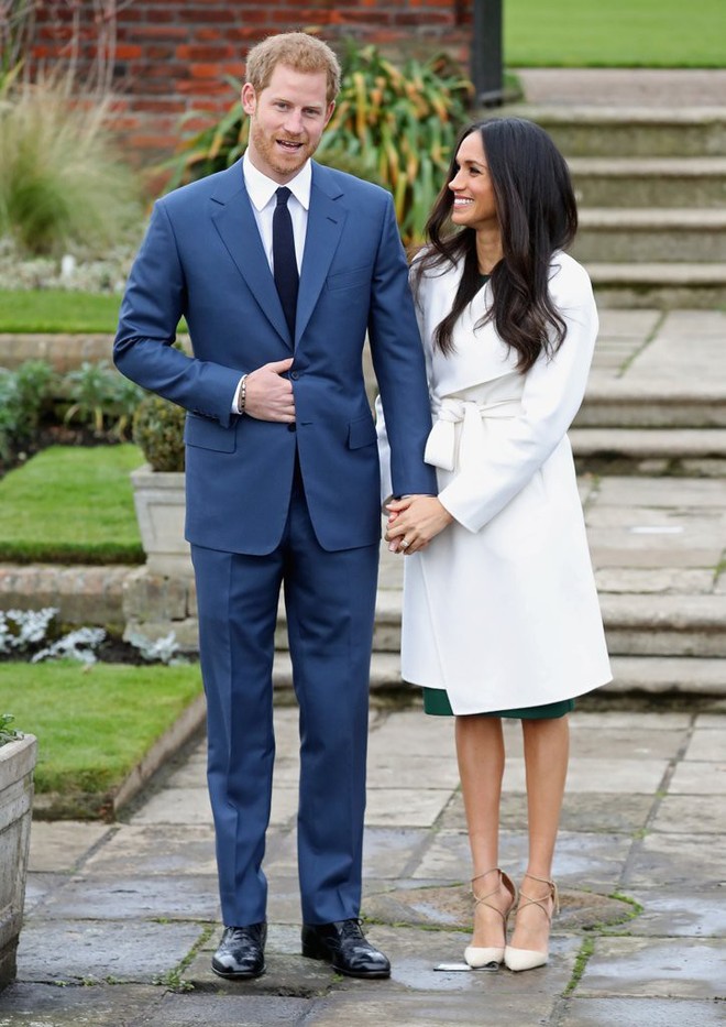 Chuẩn bị trở thành Tân công nương vậy mà không ít lần Meghan Markle phá vỡ quy tắc thời trang của Hoàng gia Anh - Ảnh 1.