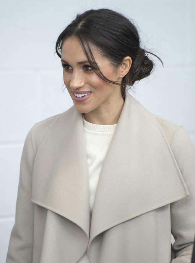 Chuẩn bị trở thành Tân công nương vậy mà không ít lần Meghan Markle phá vỡ quy tắc thời trang của Hoàng gia Anh - Ảnh 11.