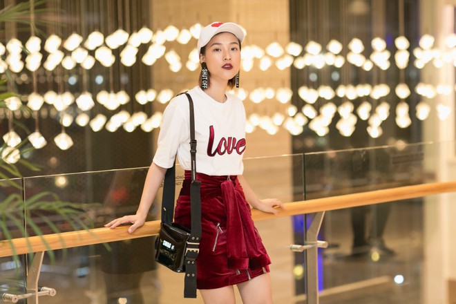 Hoàng Oanh diện đồ cực chất, hội ngộ nhóm nữ quái Tháng năm rực rỡ - Ảnh 6.