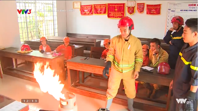 Bố ơi: MC Hồng Phúc bật khóc khi bị bắt nhảy lầu vì quá sợ độ cao - Ảnh 6.