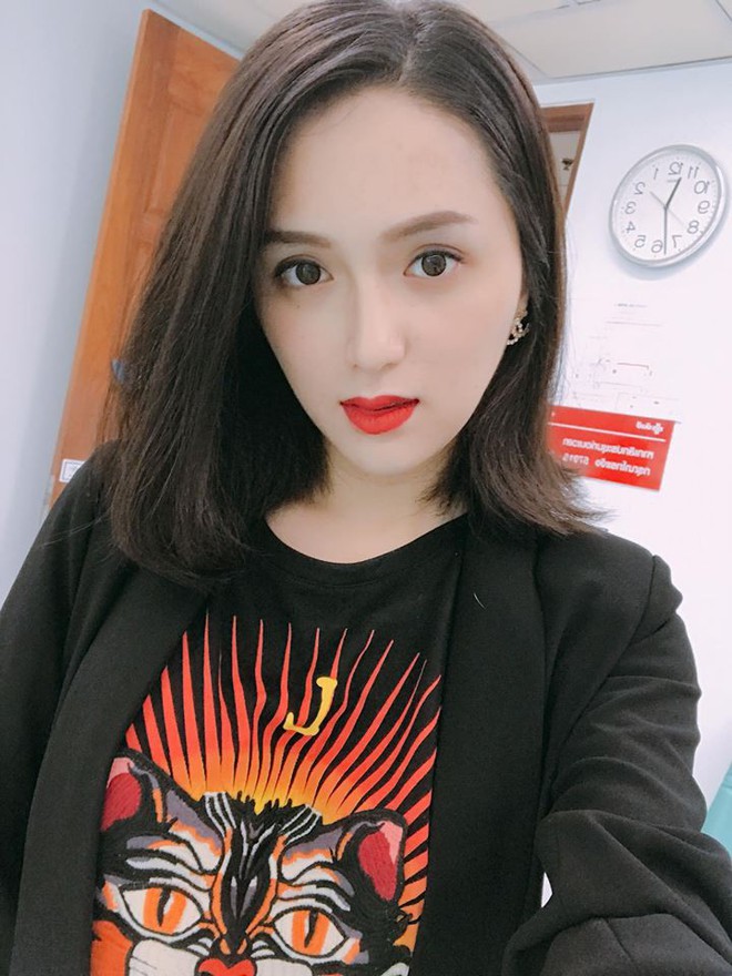 Bên cạnh gu thời trang được đánh giá cao, Hương Giang còn rất chịu khó thay đổi kiểu tóc - Ảnh 12.