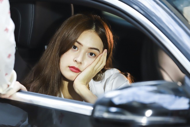 Hạ Vi: Nếu mọi người đừng biết quá nhiều về đời tư của tôi thì mọi chuyện đã dễ dàng hơn           - Ảnh 9.