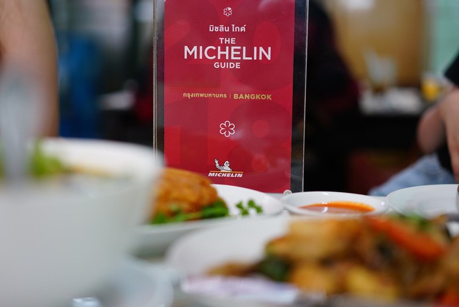 Quán ăn vỉa hè giá cao như nhà hàng đạt được ngôi sao Michelin danh giá ở Thái Lan, mỗi ngày chỉ phục vụ đúng 50 khách - Ảnh 13.