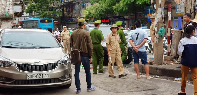 Vụ xe điên ở cổng BV Bạch Mai: Cô gái 30 tuổi bị đâm tử vong khi qua đường mua cơm cho mẹ - Ảnh 8.