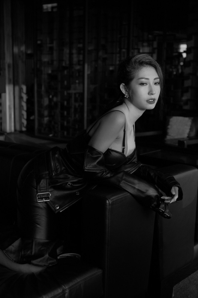 Khổng Tú Quỳnh lột xác gợi cảm lần đầu bắt tay cùng rapper hàng đầu underground - Ảnh 2. Khổng Tú Quỳnh lột xác gợi cảm lần đầu bắt tay cùng rapper hàng đầu underground - Ảnh 2.