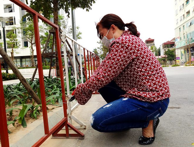 Hà Nội: Bất hòa giữa 2 dự án chung cư, cư dân dựng rào ngăn trẻ nhỏ vào khu vui chơi - Ảnh 5.