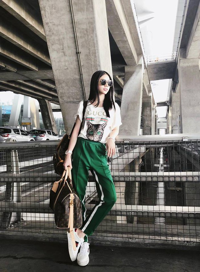 Phong cách khoe hàng hiệu của Hội con nhà giàu Việt tựu chung đều theo 4 gạch đầu dòng này - Ảnh 12.