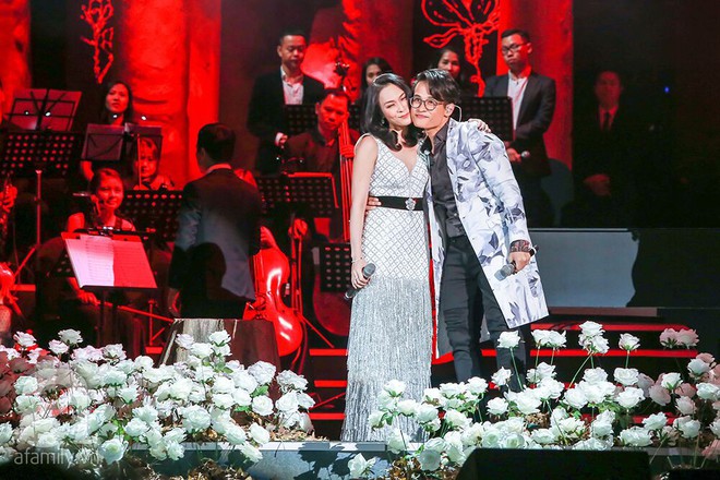 Romance - Người đàn ông và bông hoa trên ngực trái: Tìm lại rực rỡ tháng năm của chúng ta - Ảnh 8.