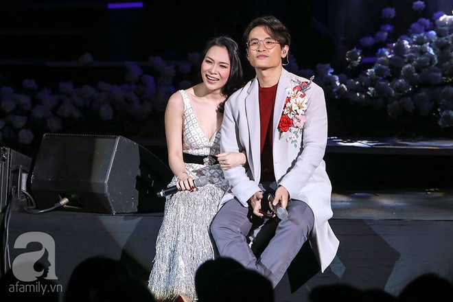 Romance - Người đàn ông và bông hoa trên ngực trái: Tìm lại rực rỡ tháng năm của chúng ta - Ảnh 6.