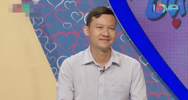 Chàng trai bị Quyền Linh nhắc nhở vì kể về tình cũ, nhưng mọi sự chú ý lại dồn vào... ngực của cô gái - Ảnh 4.