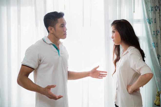 Trong tình yêu, im lặng không phải là vàng mà chính là liều thuốc độc kết liễu những tháng năm hạnh phúc - Ảnh 1.