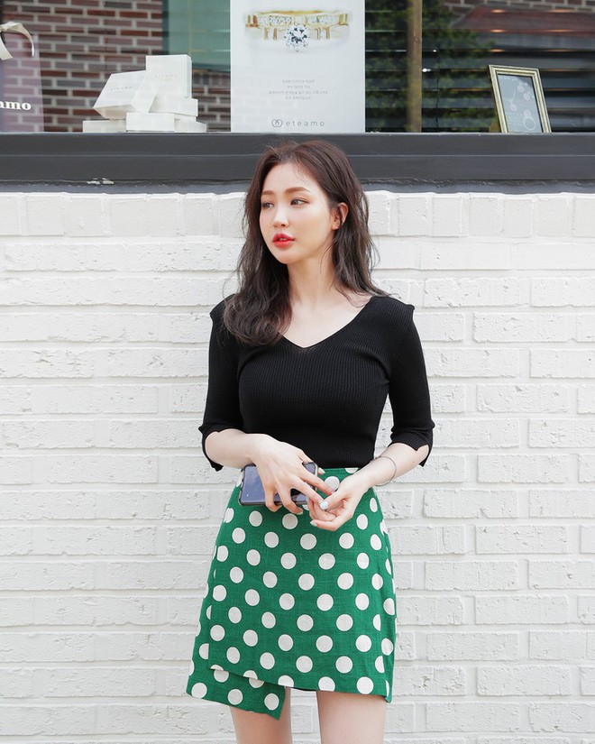 Thỏa mãn mọi cá tính và gu ăn mặc, chẳng trách váy bất đối xứng khiến bao quý cô mê mẩn rồi muốn diện cho bằng được - Ảnh 2.