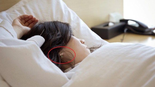 6 thói quen có hại trước khi ngủ mà cô gái nào cũng mắc phải ít nhất 1 cái - Ảnh 3.