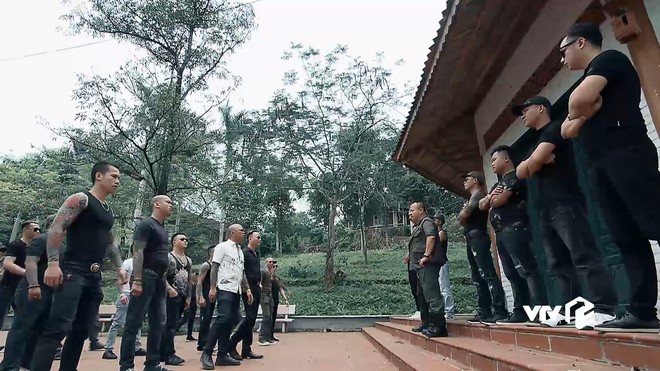 Hết Phan Quân, lại đến Việt Anh - Phan Hải bị chĩa súng vào đầu đòi lấy mạng - Ảnh 9.