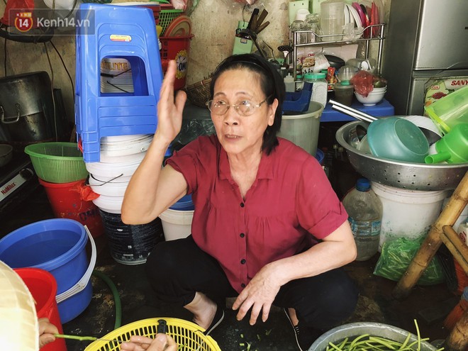Quán bún ốc cô Thêm nổi tiếng Hà Nội bị tố pha nước dùng mất vệ sinh, chủ quán lên tiếng: 4 đời nhà tôi bán chả làm sao... - Ảnh 5.