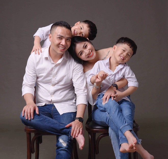 Hé lộ cuộc sống gia đình ấm áp của những Biên tập viên, MC nổi tiếng VTV - Ảnh 22.