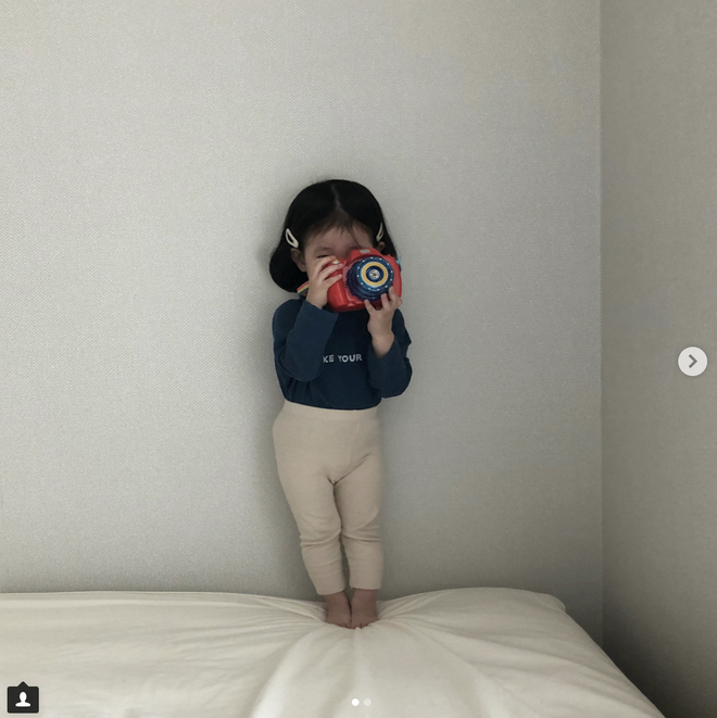Loạt ảnh điệu đà của bé gái có hơn 80k followers trên Instagram này sẽ khiến bạn muốn có con gái ngay lập tức! - Ảnh 1.