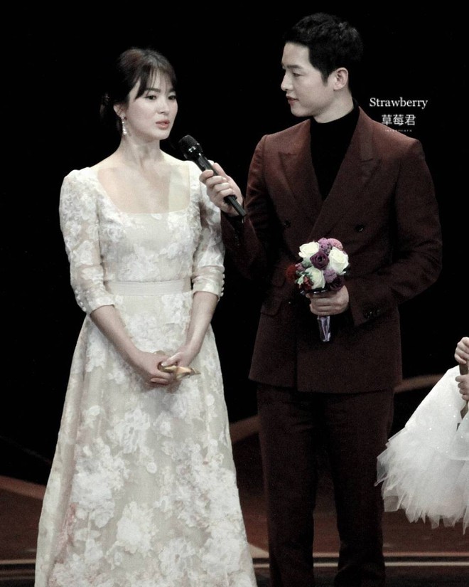 Để ý mới thấy Jung Hae In và Son Ye Jin đang lặp lại kịch bản Song Song năm xưa, nhưng tình thế bị đảo ngược? - Ảnh 44.