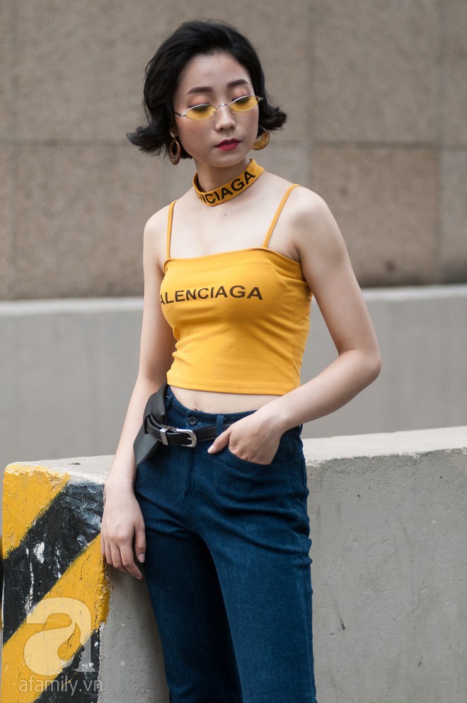 Mốt váy hạ cạp của Chi Pu được ứng dụng ngay trong street style của các quý cô miền Bắc tuần này - Ảnh 2.
