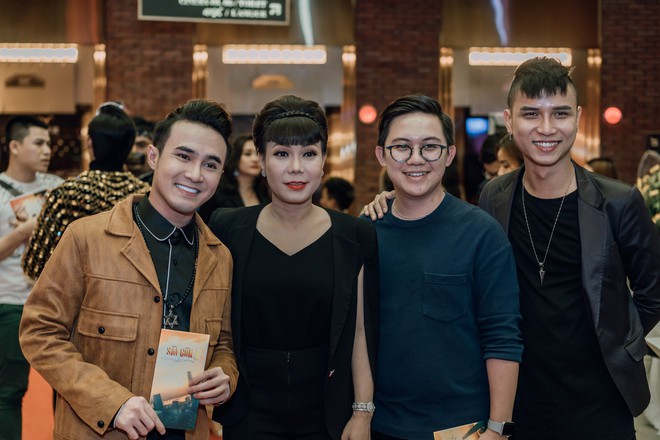 Việt Hương bật khóc, 3 giờ sáng từ Mỹ gọi điện về cho học trò vì điều không ai ngờ - Ảnh 11.