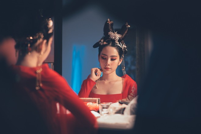 Sau khi đòi giải cứu thế giới, Nam Em hóa Võ Tắc Thiên trong MV mới - Ảnh 3.