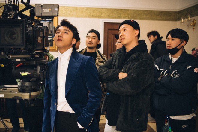 Sơn Tùng M-TP hé lộ clip hậu trường thực hiện MV Chạy ngay đi với ekip Hàn Quốc - Ảnh 7.