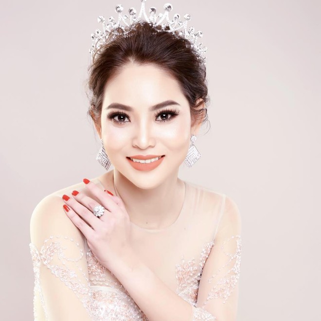 Chân dung Á Khôi miệt thị gọi Hương Giang là “Hoa hậu pê đê” , nhan sắc chẵng bằng 1 phần của Hương Giang