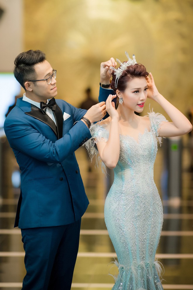 Á hậu Hoàng Oanh thay 3 bộ trang phục, khoe thần thái cuốn hút ở mọi góc nhìn - Ảnh 3.