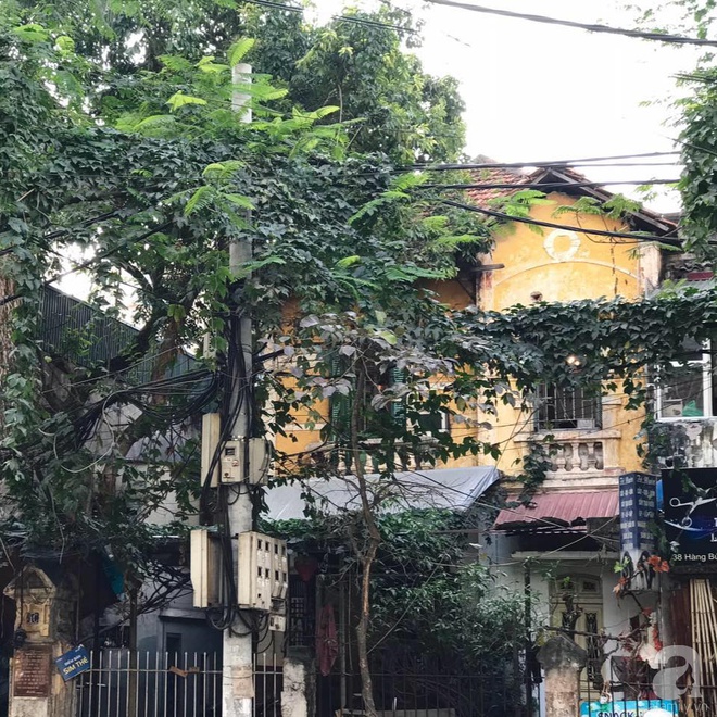 Trải nghiệm Hà Nội xưa trong căn biệt thự phố cổ - Bàn Trang Trí Phòng Khách