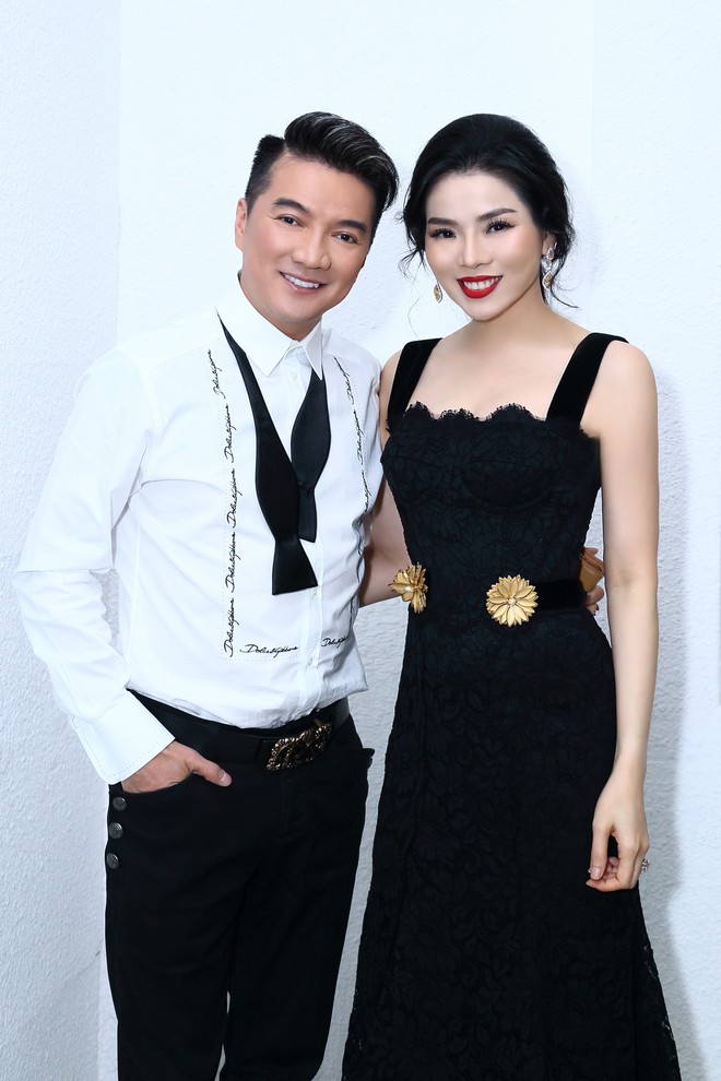 Lệ Quyên - Đàm Vĩnh Hưng mặc đồ tông xuyệt tông dù không hẹn trước - Ảnh 4.