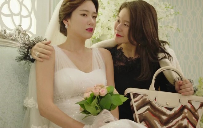 Tiệc cưới, chú rể “hồn xiêu phách lạc” vì một lí do không ngờ - Ảnh 2.