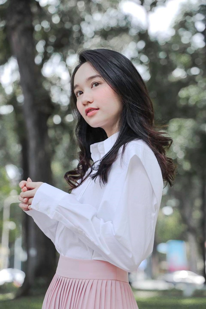 Trúc Anh bị đào lại vai diễn đáng quên trong bộ phim vướng lùm xùm, khác xa Hà Lan của Mắt Biếc - Ảnh 2. Trúc Anh bị đào lại vai diễn đáng quên trong bộ phim vướng lùm xùm, khác xa Hà Lan của Mắt Biếc - Ảnh 2.