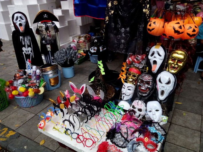 3 địa điểm bán và cho thuê đồ Halloween rẻ, đẹp mà các tín đồ thích hóa trang sống ảo tại Sài Gòn cần biết - Ảnh 4.