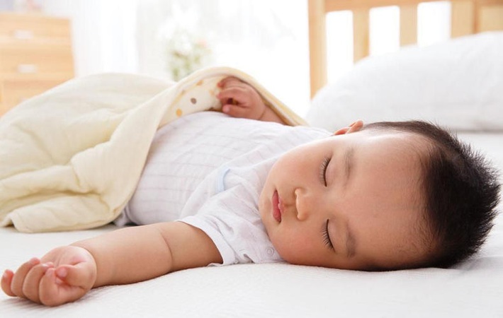 10 sai lầm của cha mẹ khiến cho con ngủ không ngon, làm ảnh hưởng đến sự phát triển trí não và thể chất của con - Ảnh 10.