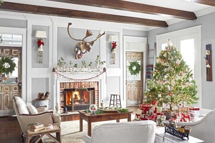 Những cách tạo không khí vui vẻ cùng nét nổi bật độc đáo cho phòng khách nhà bạn dịp Giáng sinh - Ảnh 12.