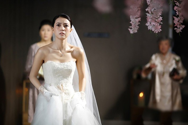 Sau khi chụp ảnh cưới ở Thái Lan và lễ ăn hỏi hoành tráng cùng màn trao thân của cô dâu, chú rể thú nhận sốc: 